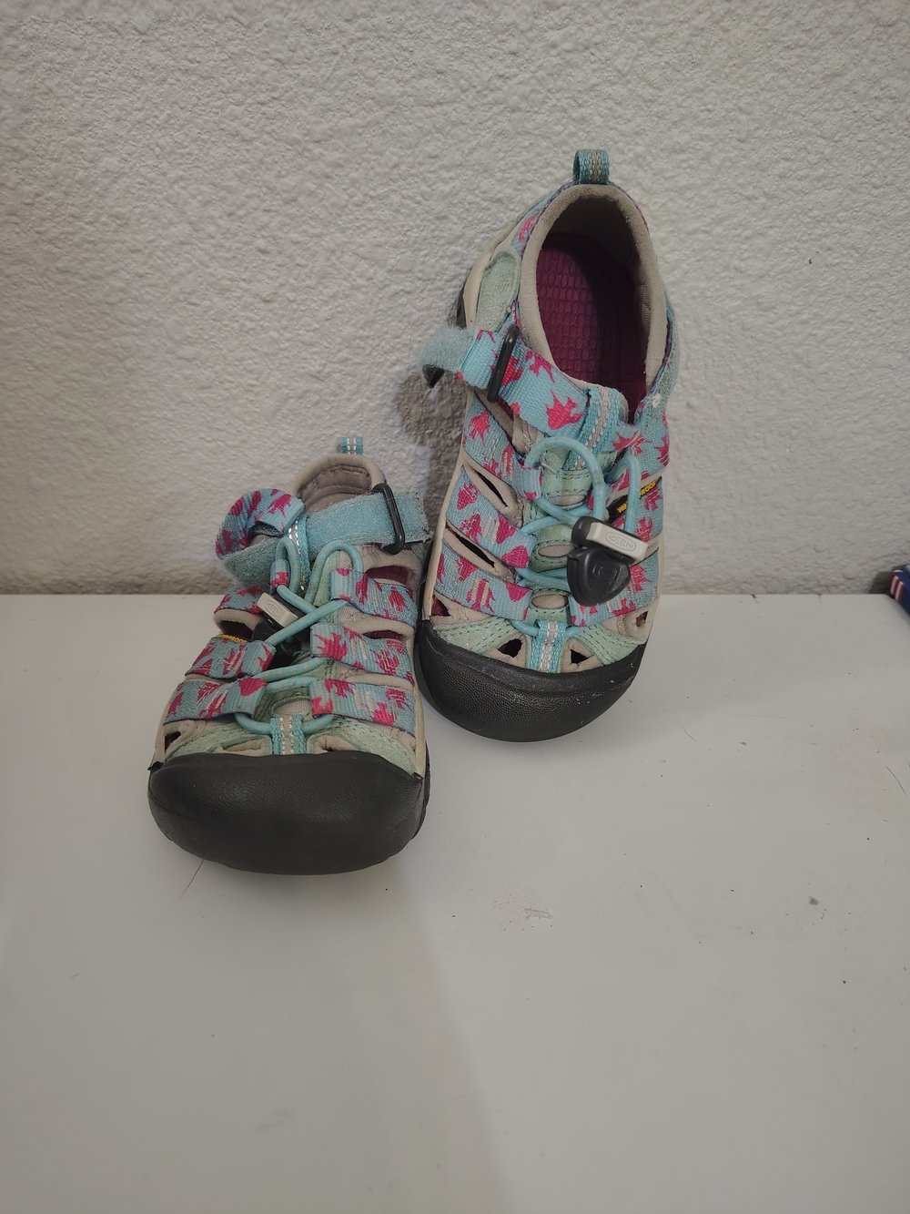 KEEN Kids Pink Light Blue Heart Sandals Toddler Girl Blue Pink Fish Size 10